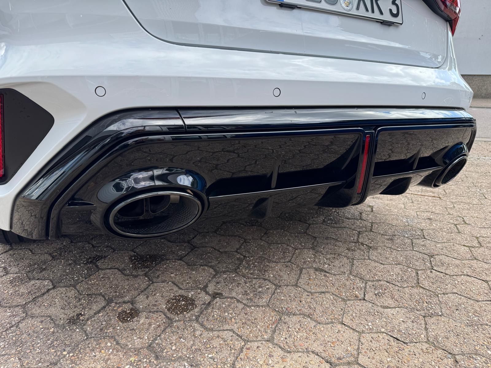 Fahrzeugabbildung Audi RS 3  limo Schalensitze Sport-AGA Pano 280km/h