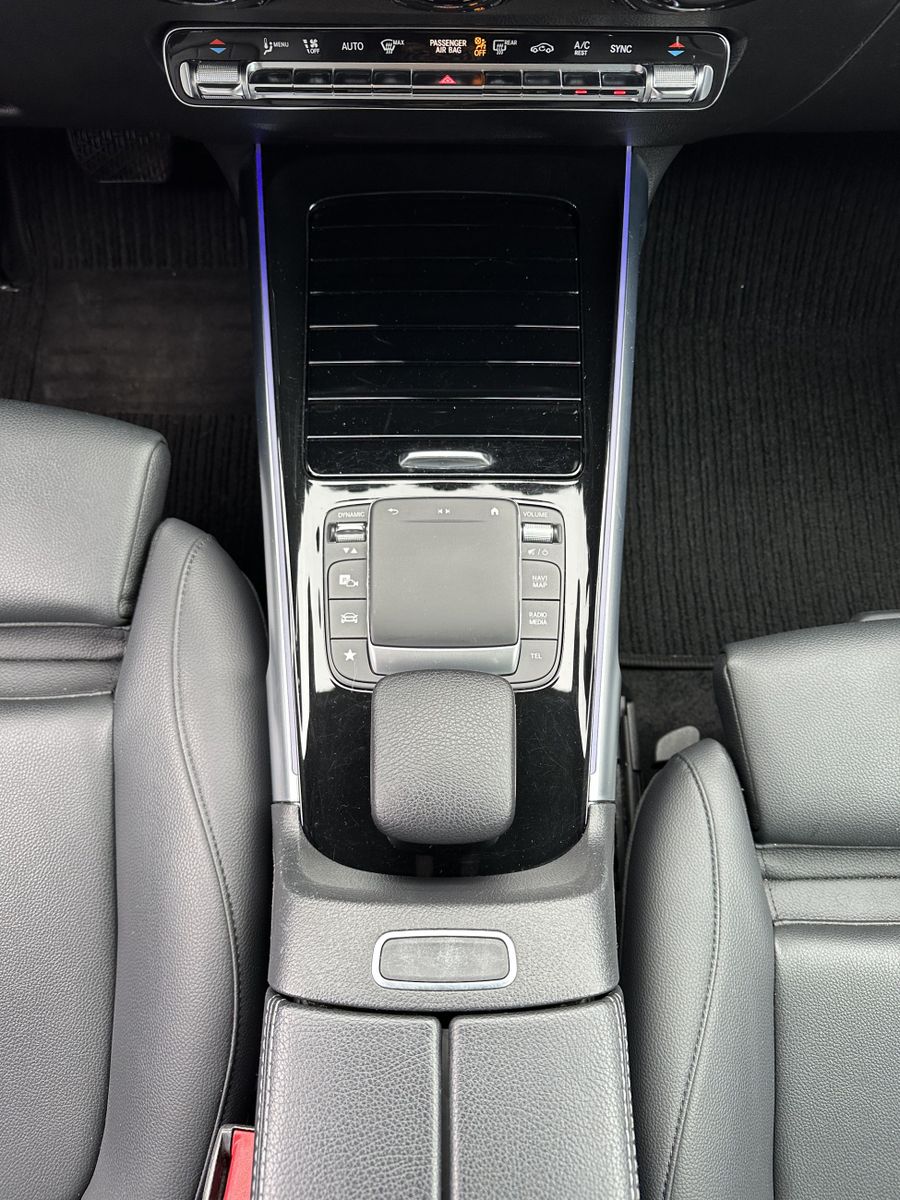 Fahrzeugabbildung Mercedes-Benz GLB 200d Progr. NAV+LED+AHK+WIDE+BURMESTER+360°