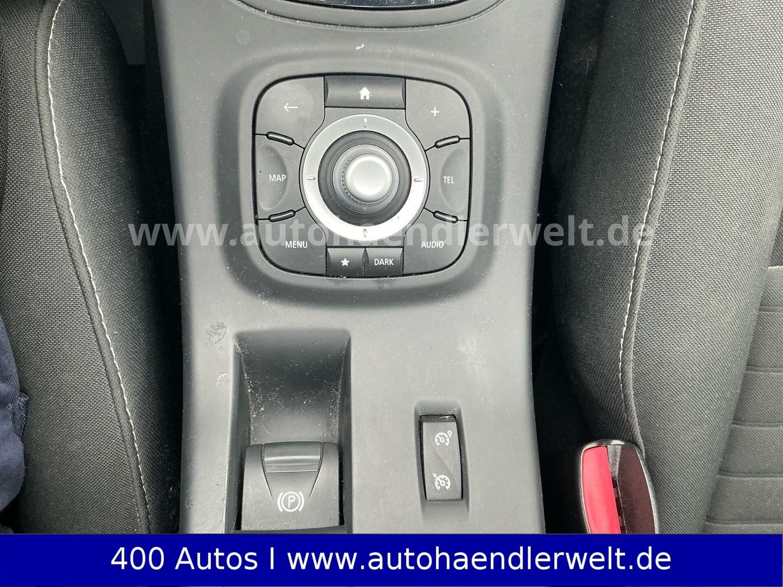Renault Megane 2015 — photo 17