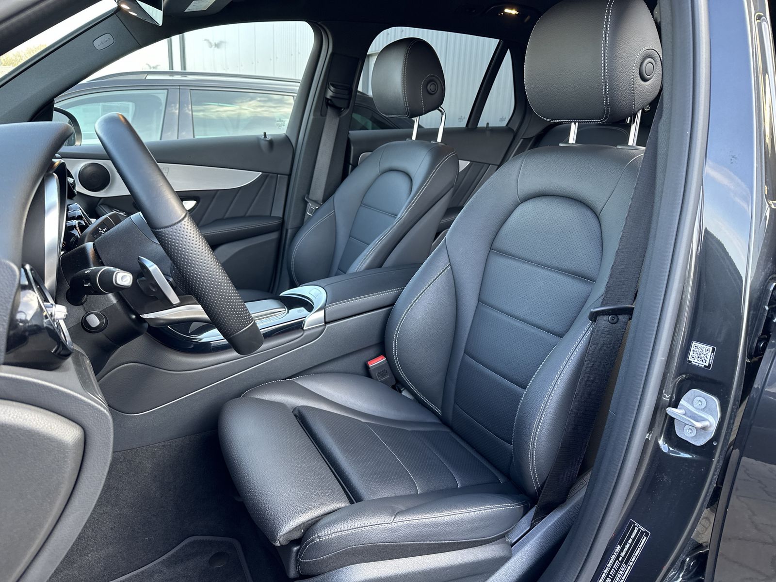 Fahrzeugabbildung Mercedes-Benz GLC 300de 4Matic AMG-Line NAV+LED+KAMERA+HEAD-UP