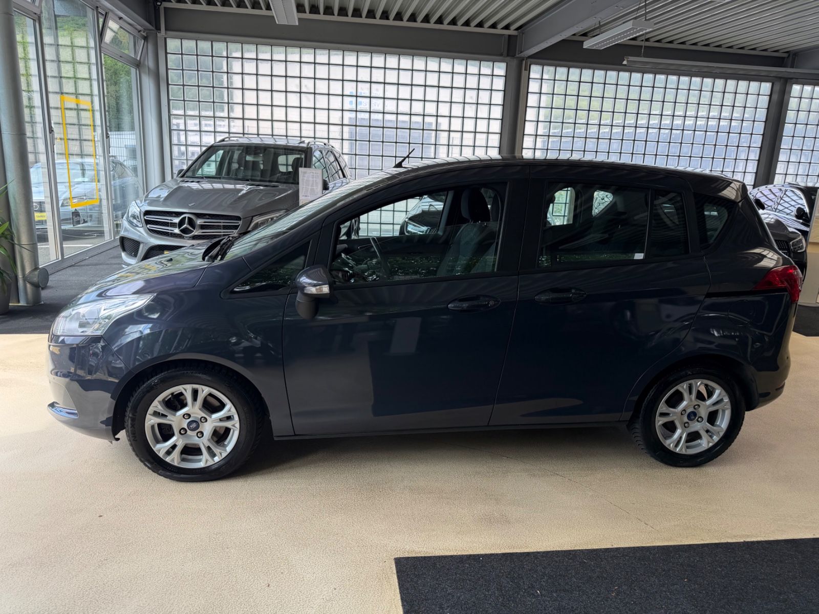 Fahrzeugabbildung Ford B-Max B-MAX Sync Edition