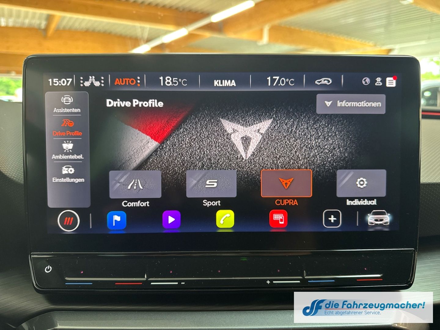 Fahrzeugabbildung SEAT Leon CUPRA Sportstourer VZ 4Drive 2.0 TSI LED Na