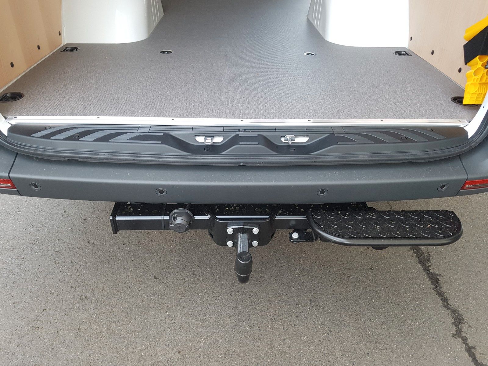 Fahrzeugabbildung Mercedes-Benz Sprinter 517 CDI 4325 9G Klima AHK3,5 Kamera