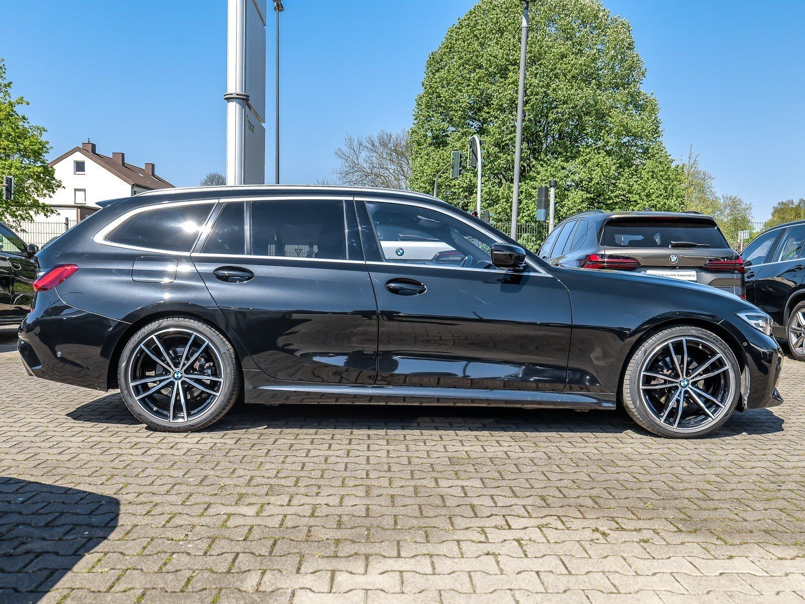 BMW 320i Touring M Sport LC+ Navi RFK HiFi DAB foto 10
