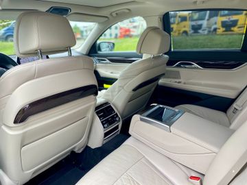 BMW 740 - 8