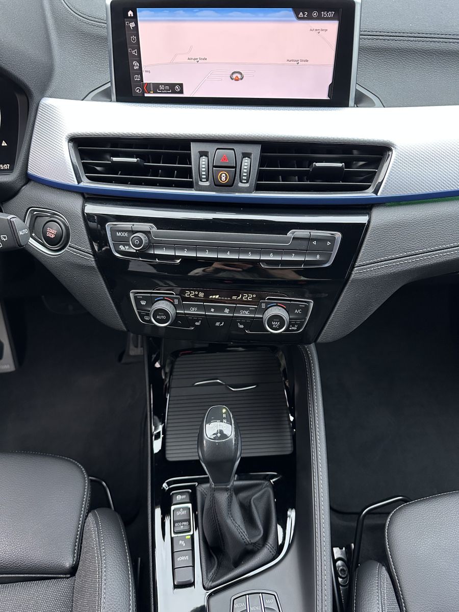 Fahrzeugabbildung BMW X2 xDrive25e M-Sport NAV+LED+KAMERA+HIFI+19ZOLL
