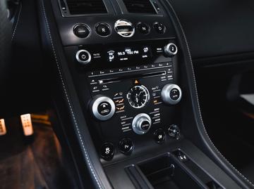 2010 Aston Martin V8 VANTAGE 缩略图 15