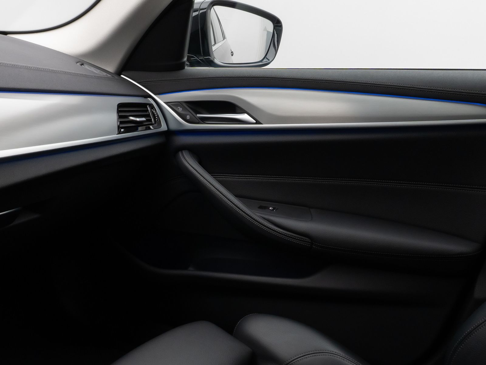 Fahrzeugabbildung BMW 520d Luxury Line Kamera DAB 4xKlima AHK Sport