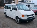 Volkswagen T4 Transporter 9 sitzer 1.9 TD - Volkswagen T4 Caravelle mit Diesel-Antrieb: Van, Schaltgetriebe