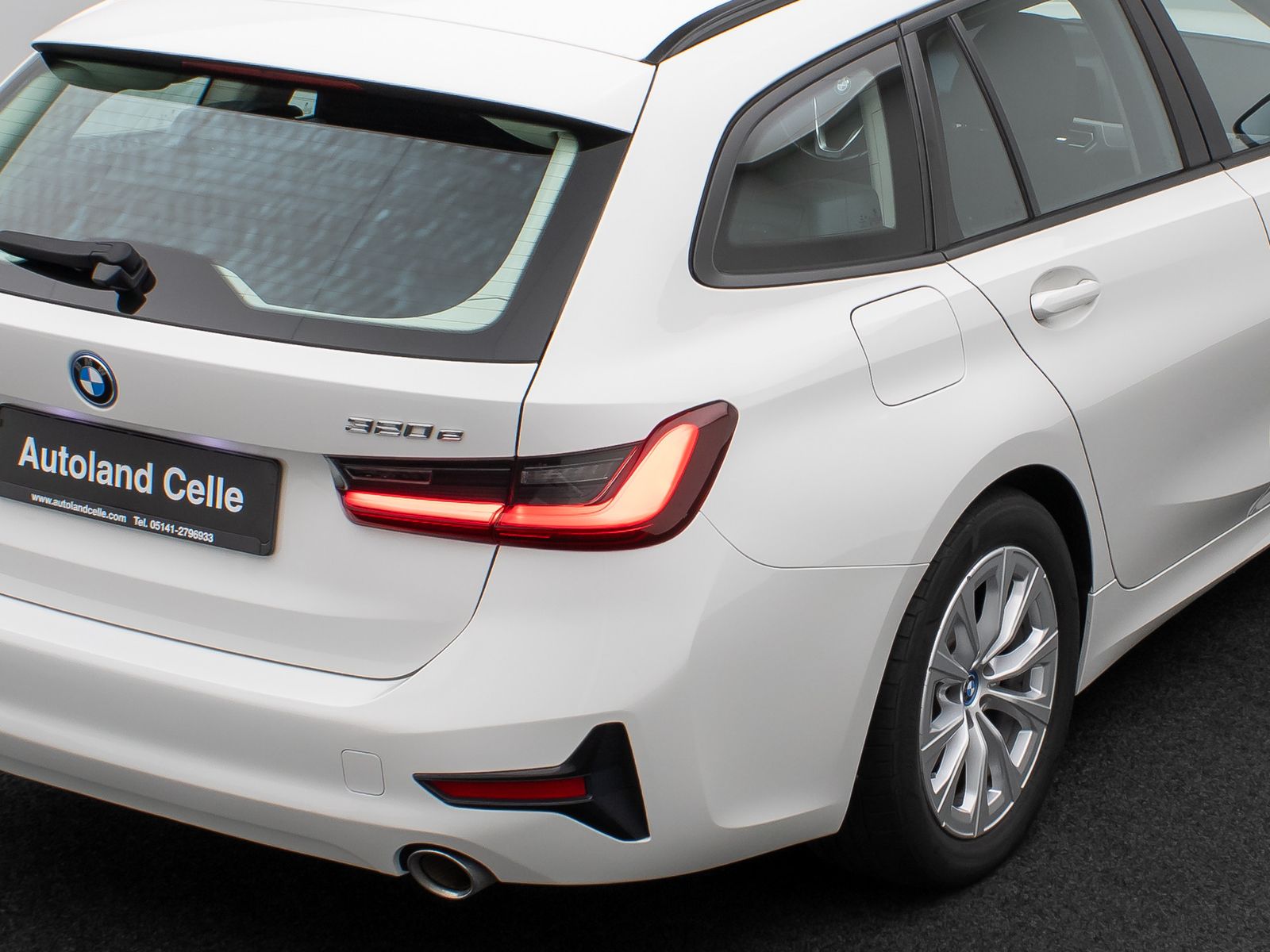 Fahrzeugabbildung BMW 320e DAB CockPitPro Alarm Geschwindigkeitsreg