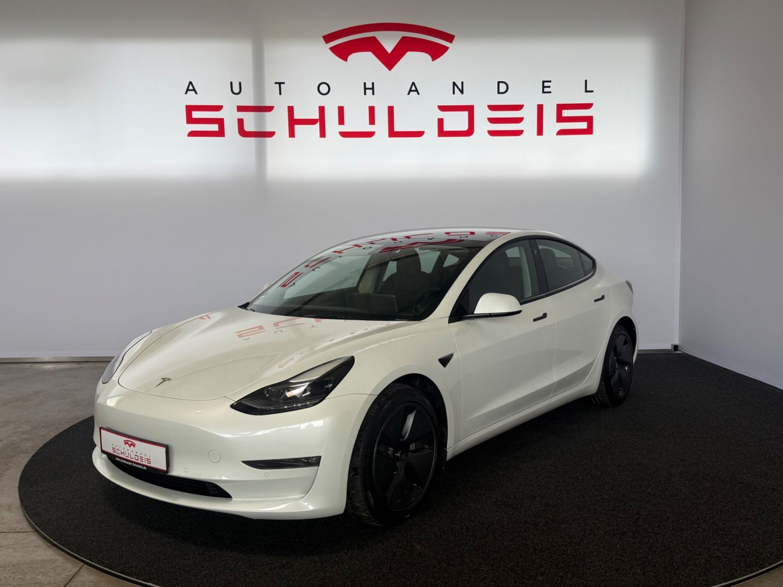 TESLA Model 3 Long-Range  Autopilot  AHK AWD