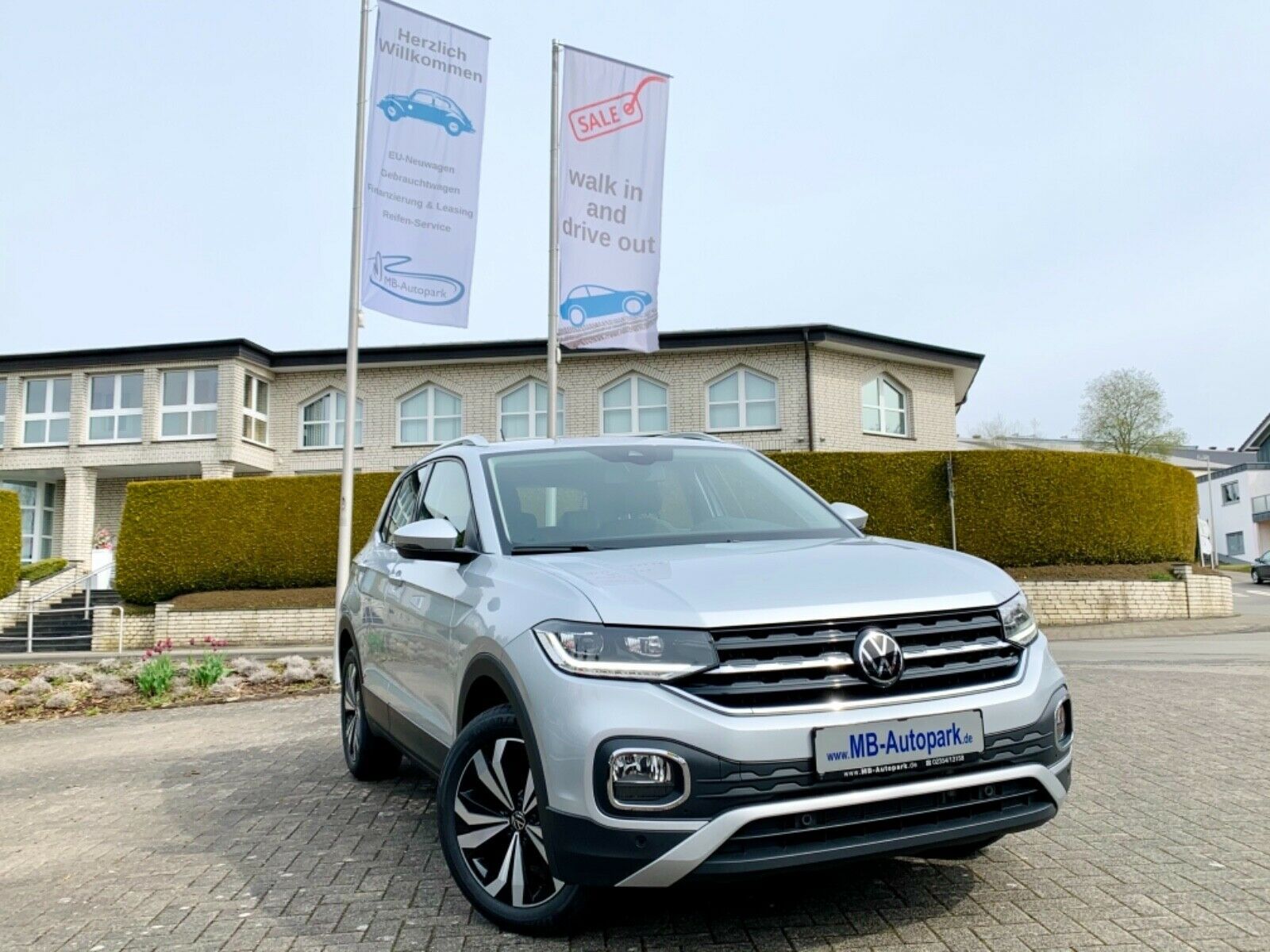 VW T-Cross Style*110PS*AHK abnehmbar*LED*App*1.Hand