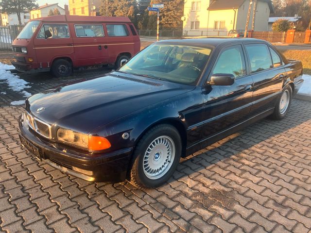 BMW 750iL A GEPANZERT