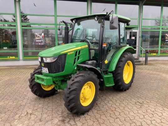 John Deere 5058E