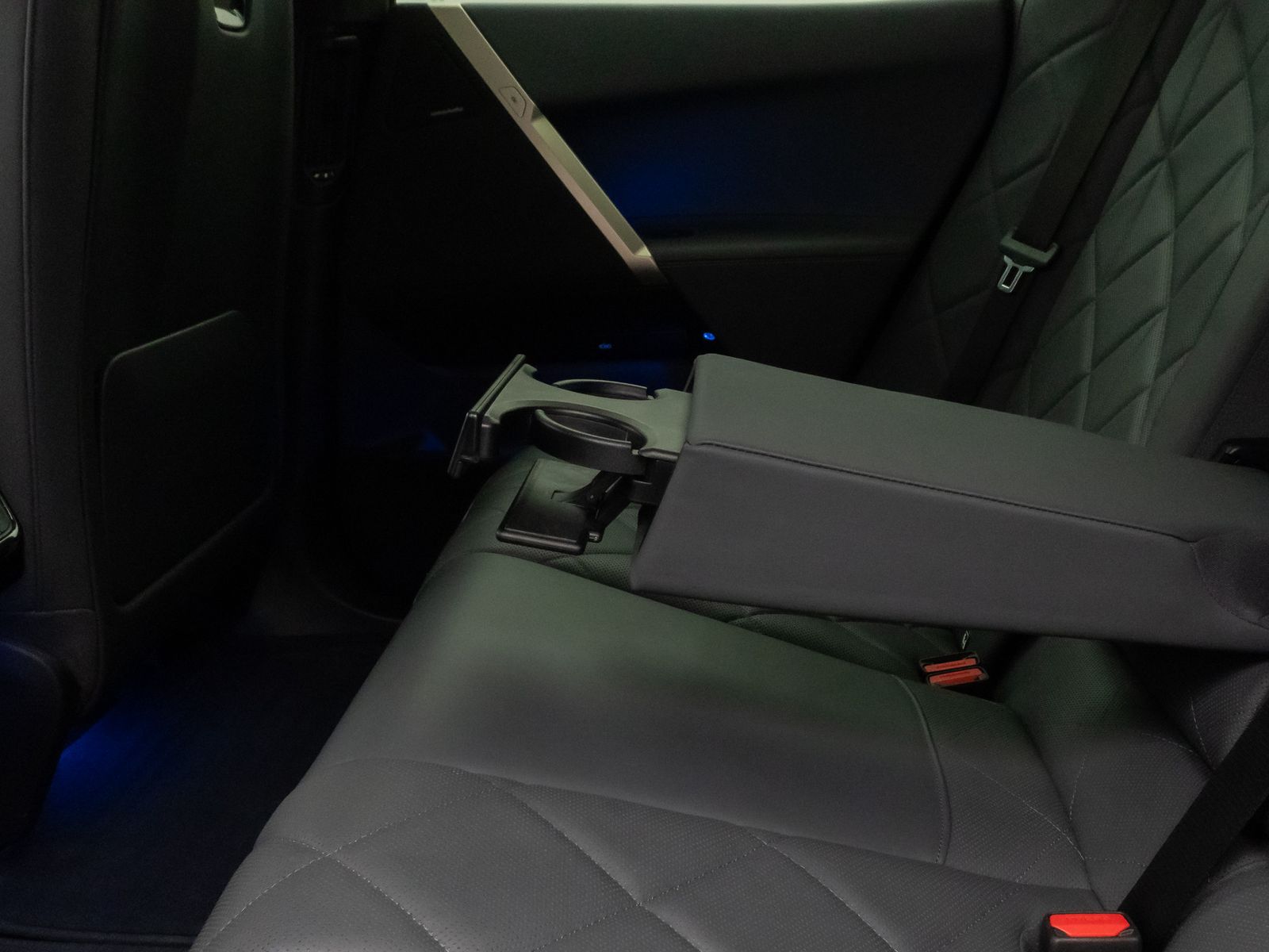 Fahrzeugabbildung BMW iX xD40 Sport SkyLounge 360°Laser DAB H/K 22Zoll