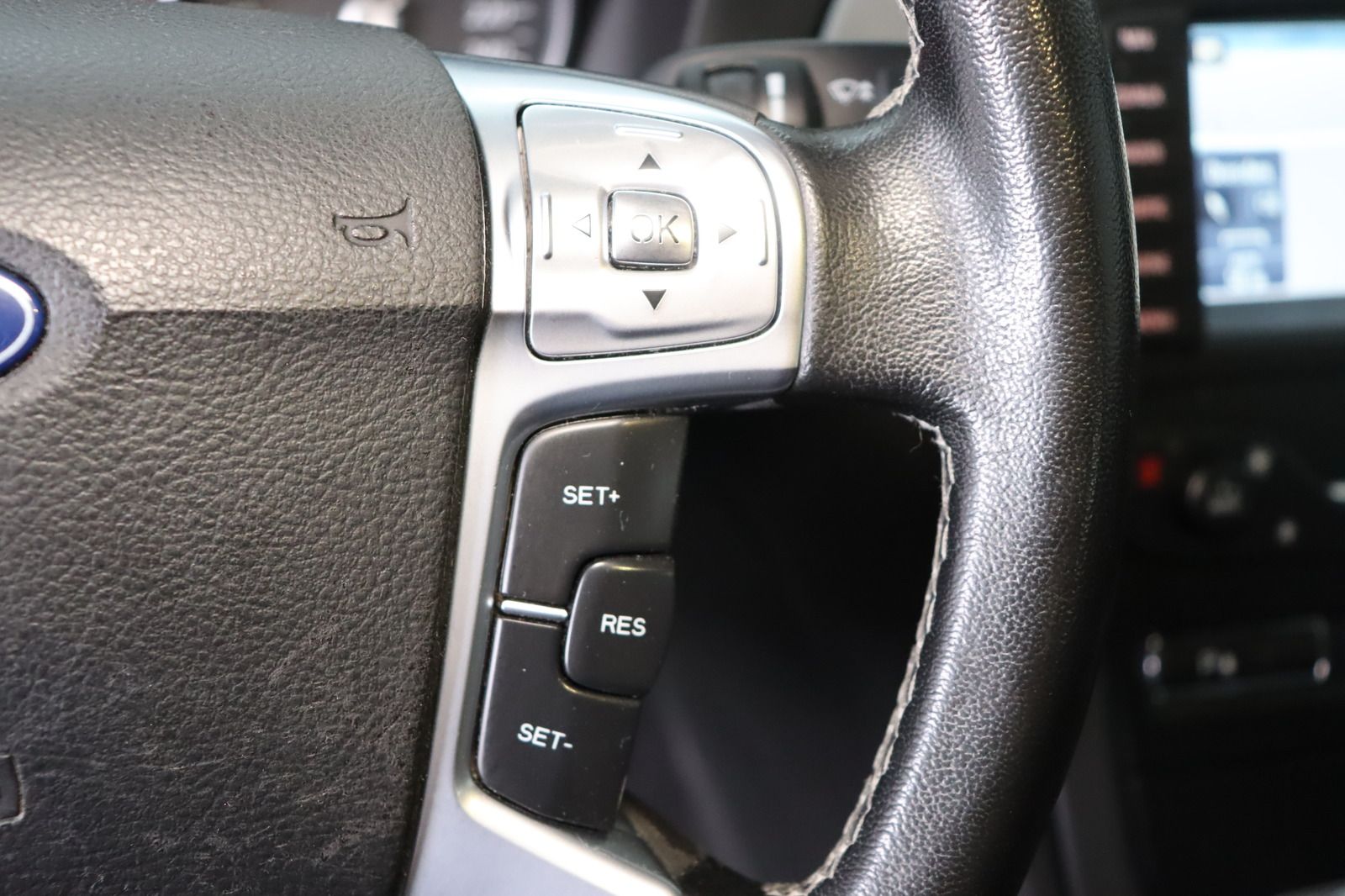 Fahrzeugabbildung Ford Mondeo 2.0TDCi Turnier * Navi * Memory * Sitzhz.