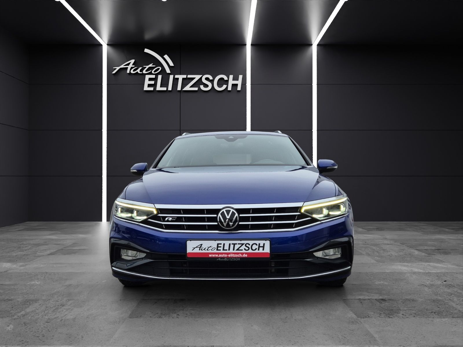 Fahrzeugabbildung Volkswagen Passat Variant TDI R-Line DSG 4Mo Standhzg Matri
