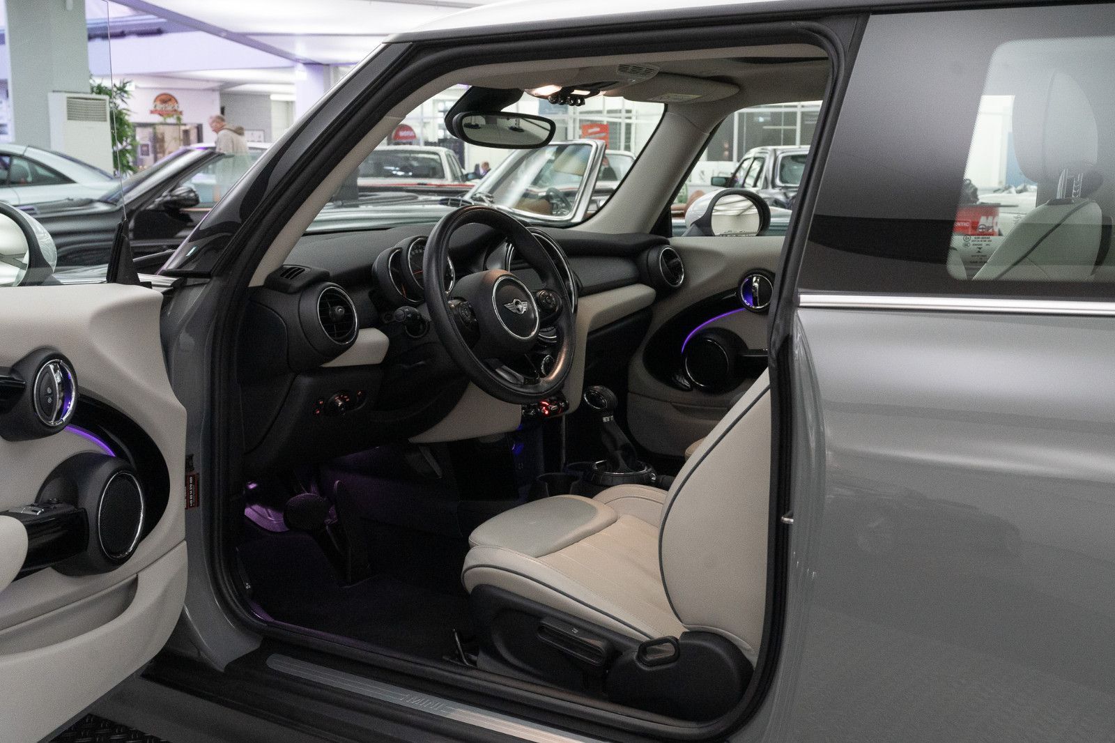 MINI MINI Cooper für Frauen mit Stil  Automati...