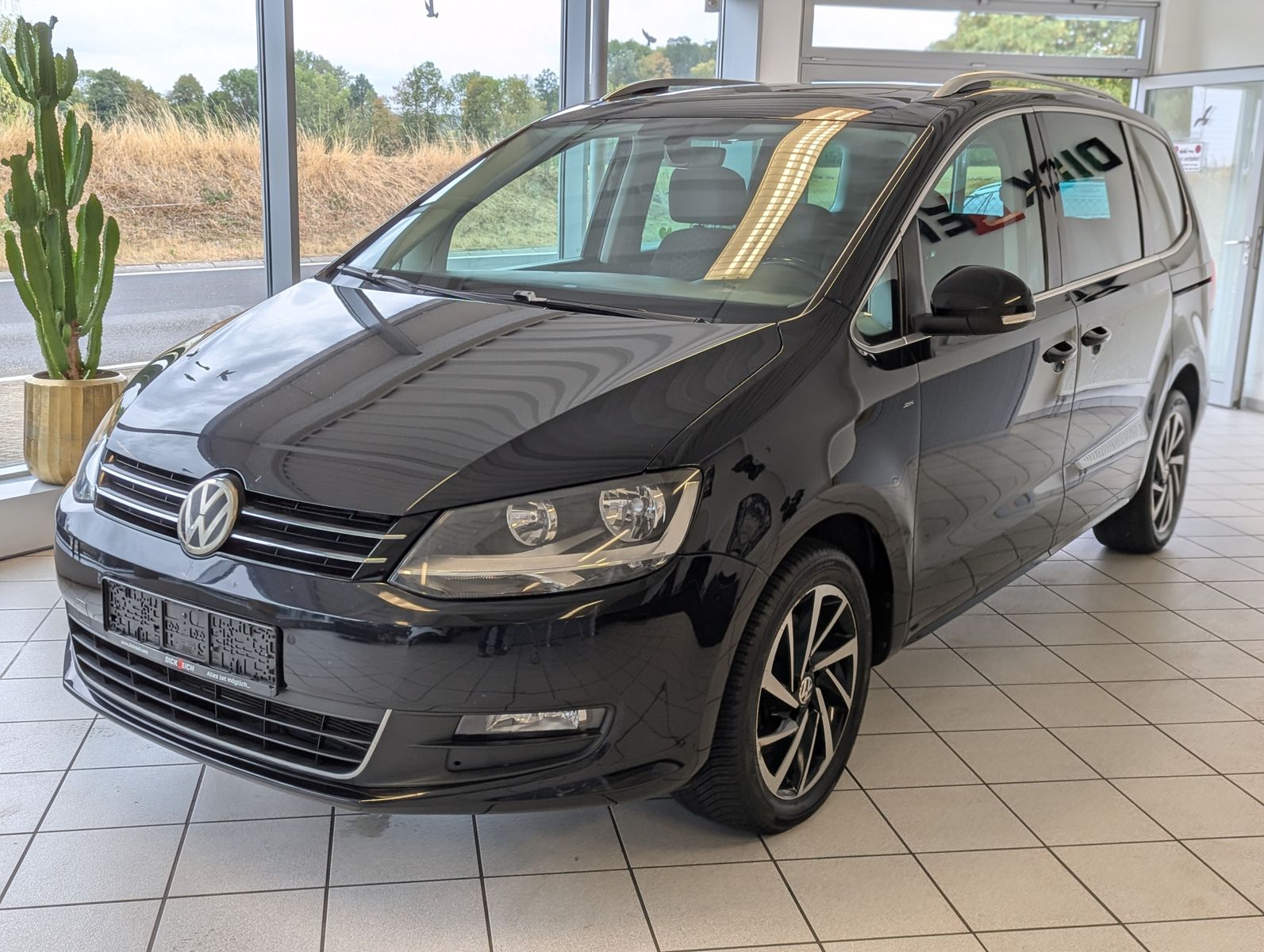 Fahrzeugabbildung Volkswagen Sharan 2.0 TDI DSG Join Pano StHz. 7-Sitze AHK