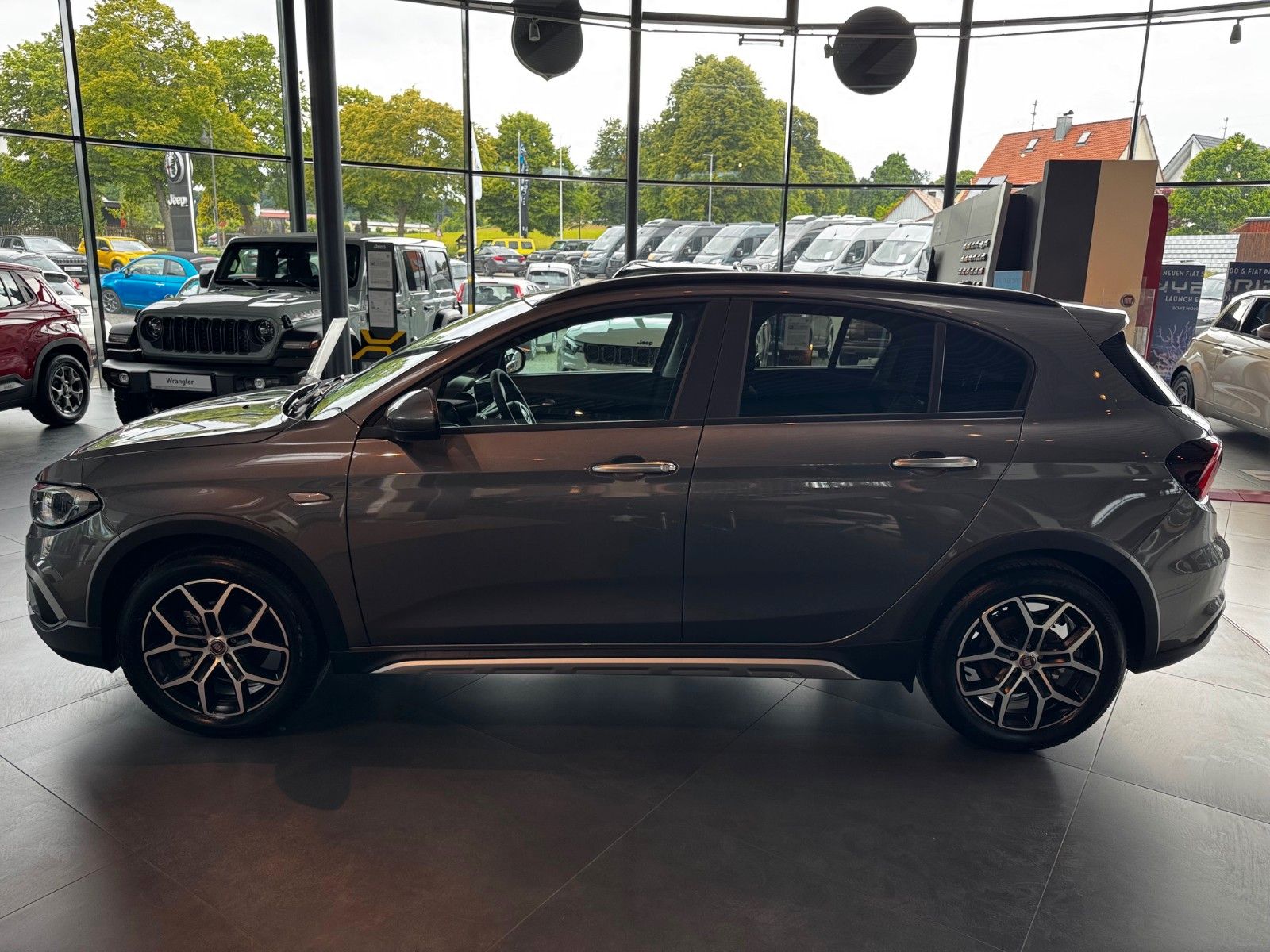 Fahrzeugabbildung Fiat FIAT TIPO MY23-CROSS 1.5 GSE KAMERA SITZH ACC