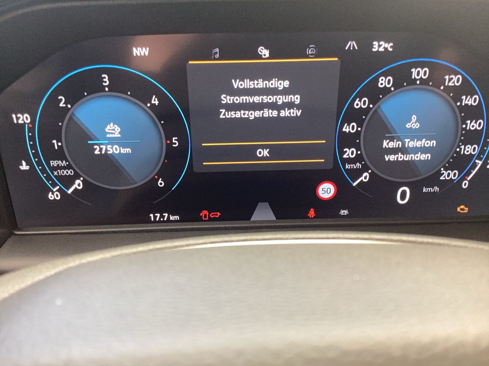 Fahrzeugabbildung Volkswagen T7 Transporter Kasten TDI 81 kW KR PDK LANE ASSI
