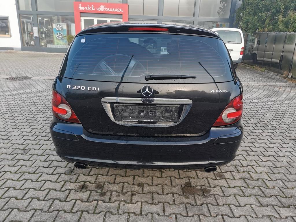 Mercedes-Benz R 320
