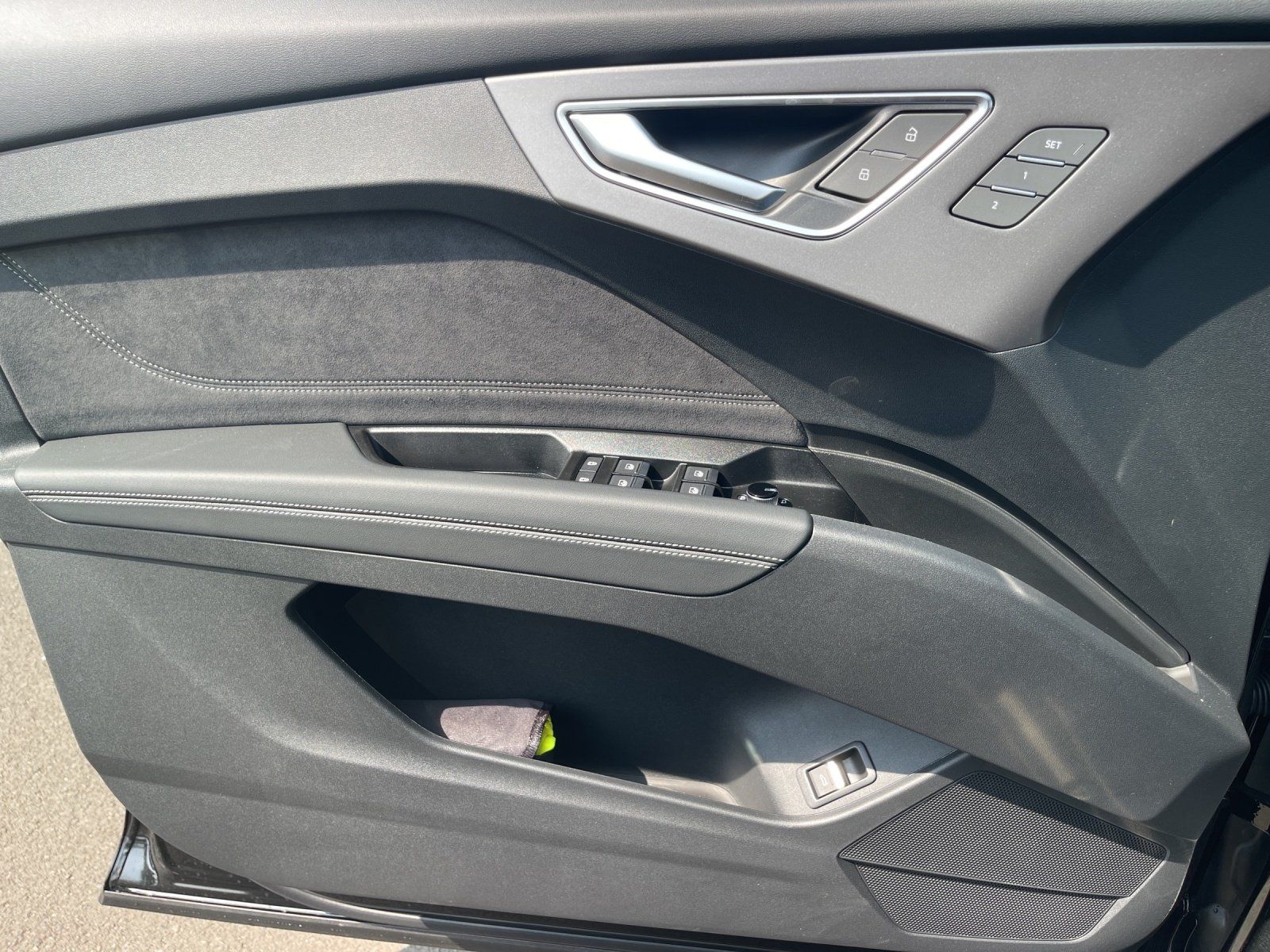 Fahrzeugabbildung Audi Q4 quattro e-tron 220 kW 360,AHK,HUD,Kamera,LED