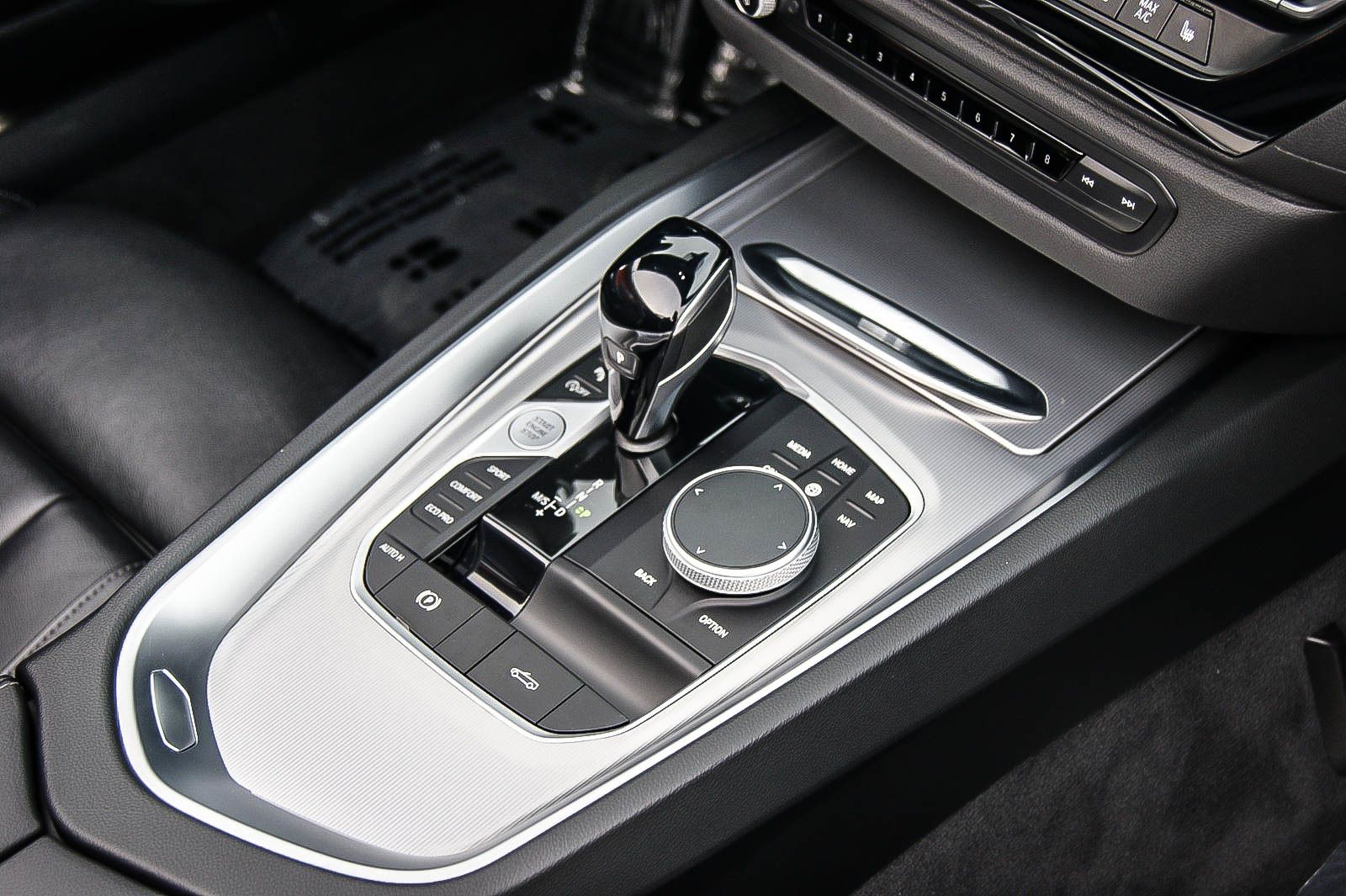 Fahrzeugabbildung BMW Z4 Roadster sDrive 20 i Sport Line LEDER KEYLESS