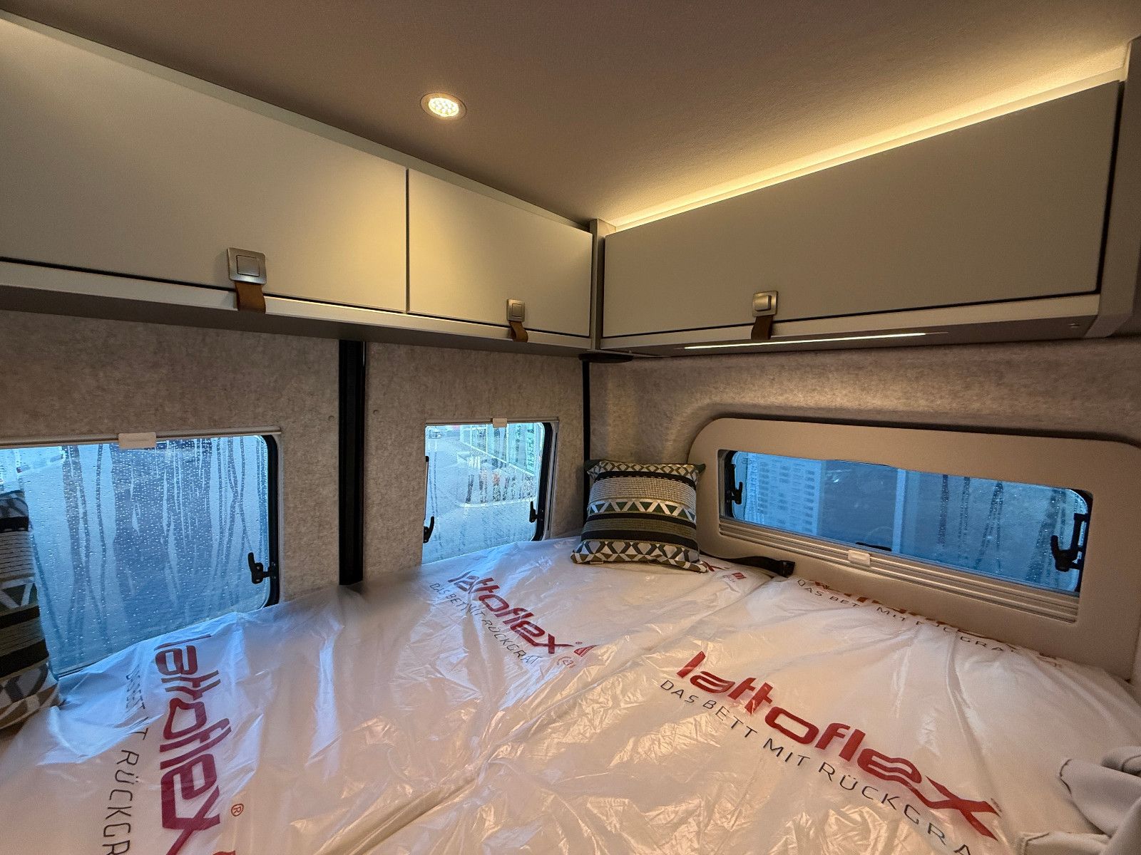 Fahrzeugabbildung HYMER / ERIBA / HYMERCAR Grand Canyon S - MB 600 SD- 4x4- 11.496€ sparen!