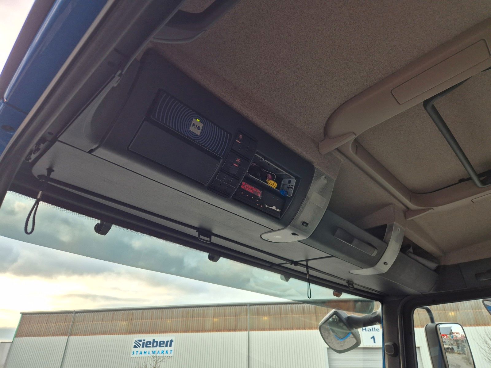 Fahrzeugabbildung MAN TGL 8.220 4x2 BL Doka 7 Sitze AHK Klima Standh.