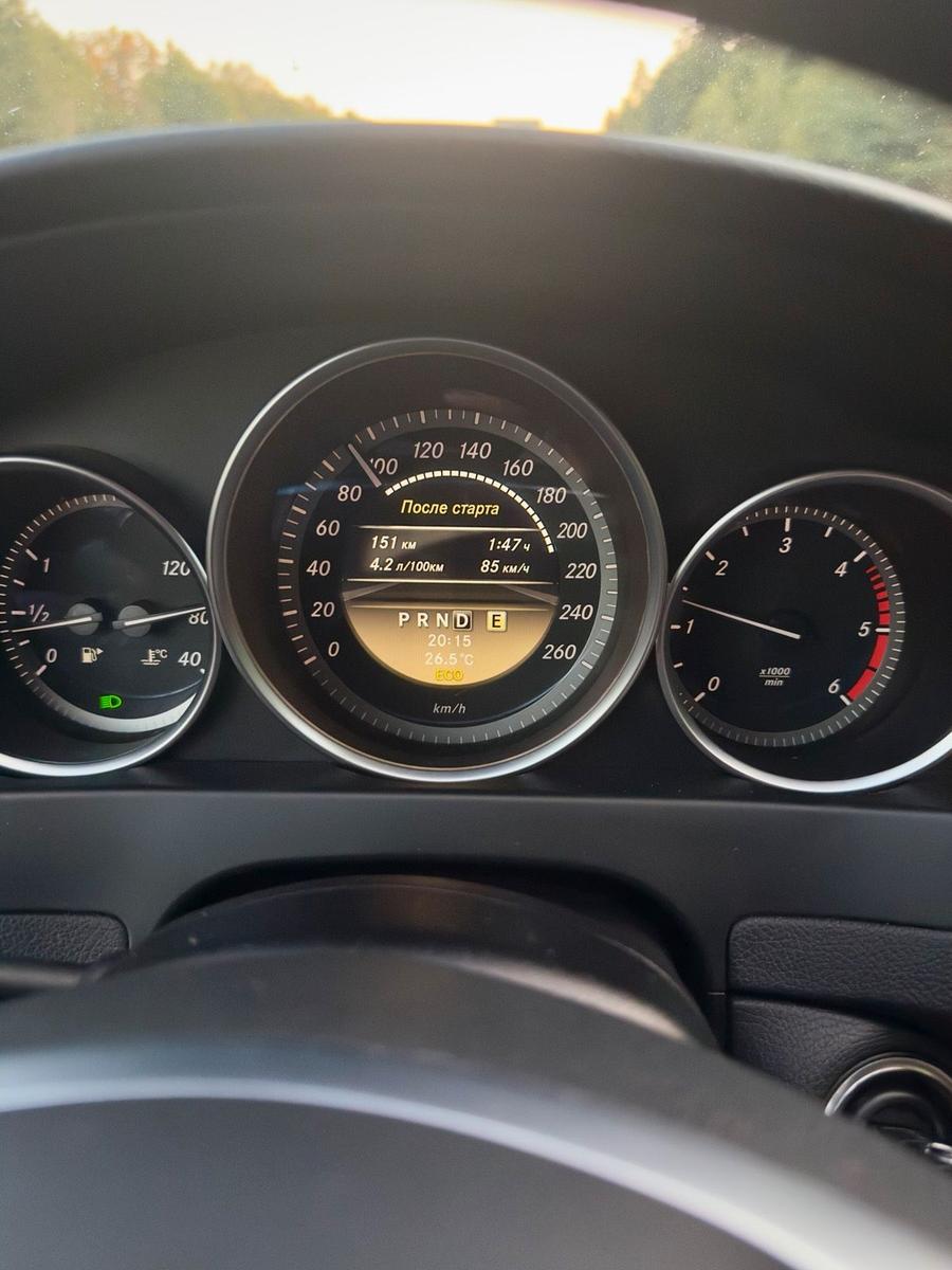 Mercedes-Benz C220 2012 — photo 10