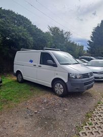 Volkswagen T5 Transporter - 2
