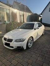 BMW E92 330d M-Paket 1 Vorbesitzer top gep... - BMW 325 mit Diesel-Antrieb: Sportwagen