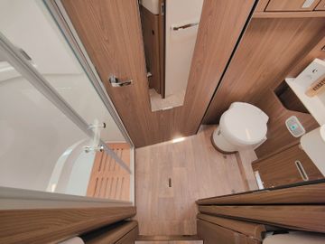 Fahrzeugabbildung HYMER / ERIBA / HYMERCAR B-KLASSE BML-I 780 MASTERLINE JPS - MEGA VOLL