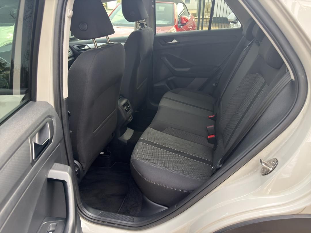 Fahrzeugabbildung Volkswagen T-ROC Life 1.0 TSI,RearView,Navi,LED,SH,Keyless,