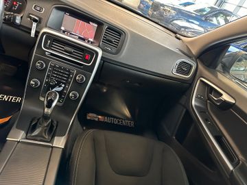 Volvo V60 Kombi Linje Business *Navi*Klima*AHK*Xenon*