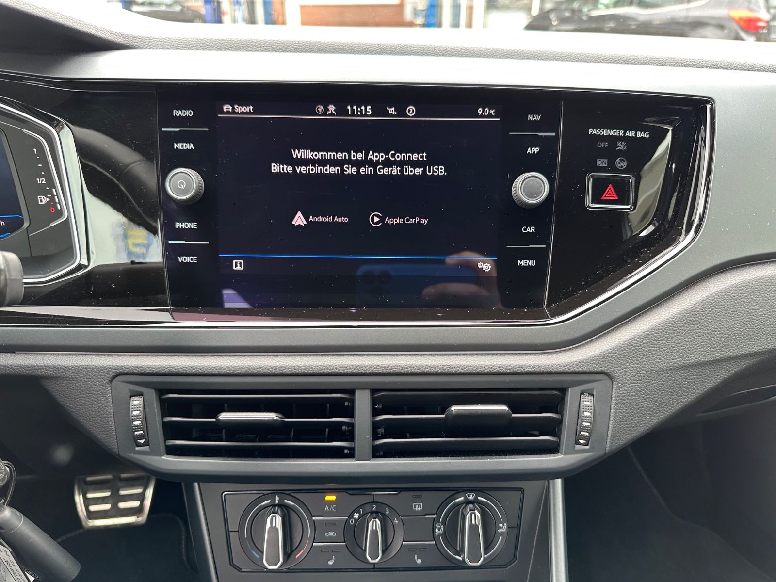 Fahrzeugabbildung Volkswagen Taigo 1.0 TSI R-Line DSG AHK/ACC/LED/17"