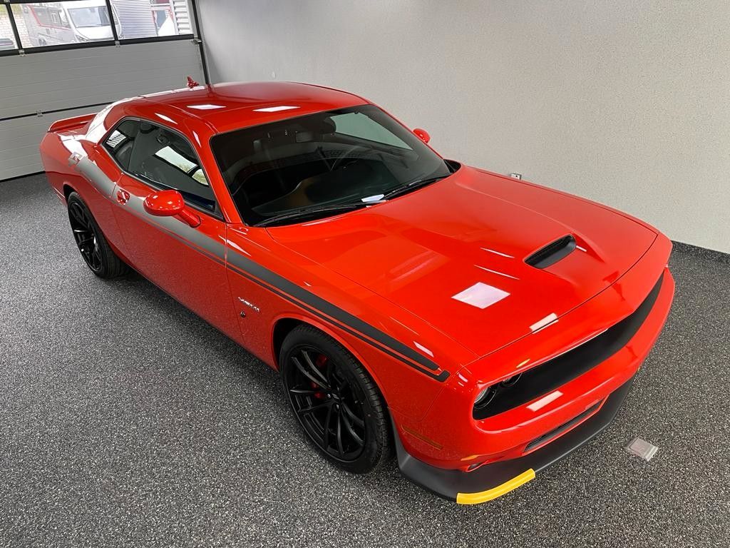 Fahrzeugabbildung Dodge CHALLENGER  R/T-5.7L-V8 HEMi AUS 1. HAND