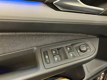 Volkswagen Golf - 8