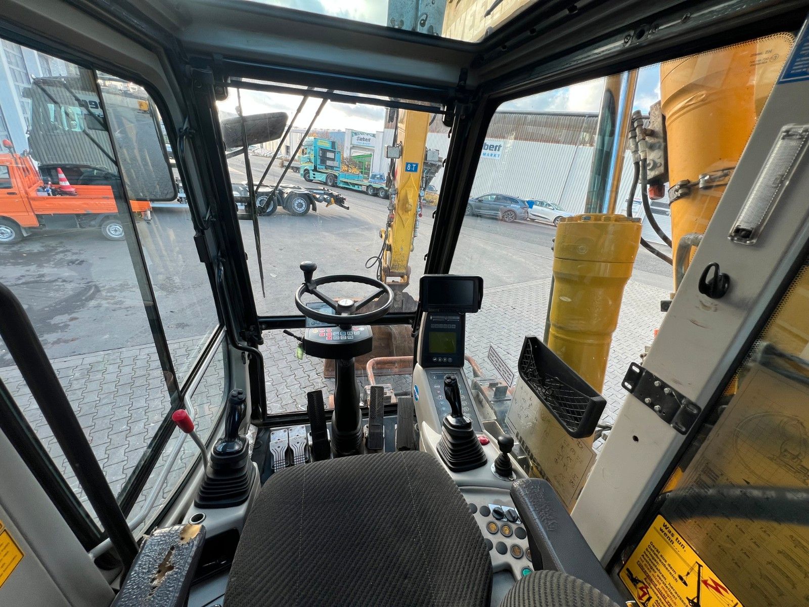 Fahrzeugabbildung Liebherr A 900 C ZW Litronic / 19.393 h / 2011