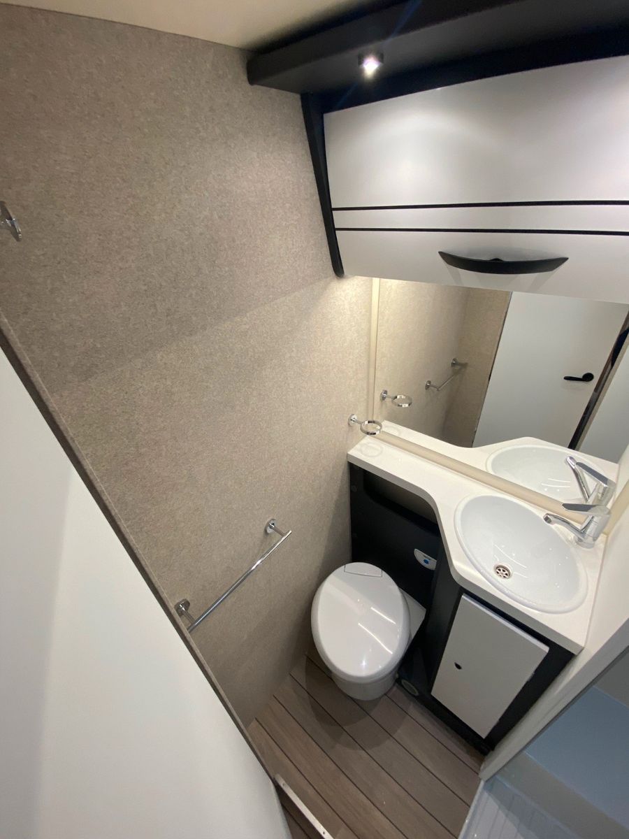 Fahrzeugabbildung Forster A 699 VB *MJ26*165PS*Automatik*RFK*Silver*Alu*