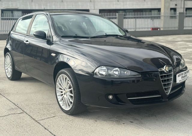 Alfa Romeo 147 1.9 JTDm (120) 5P. Murphy&Nye 200