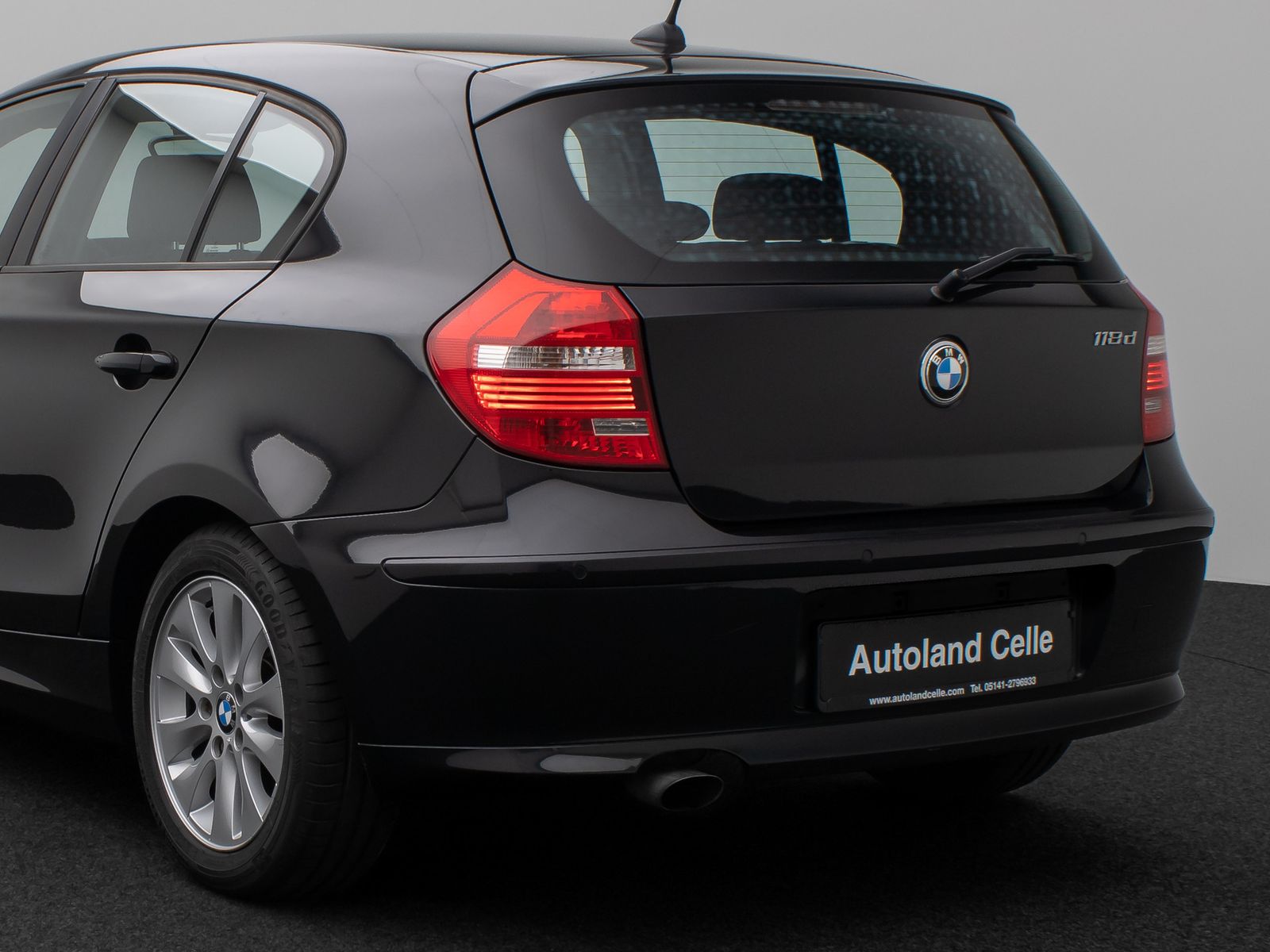 Fahrzeugabbildung BMW 118d Glasdach Navi Sitzhzg Xenon PDC 8Fach