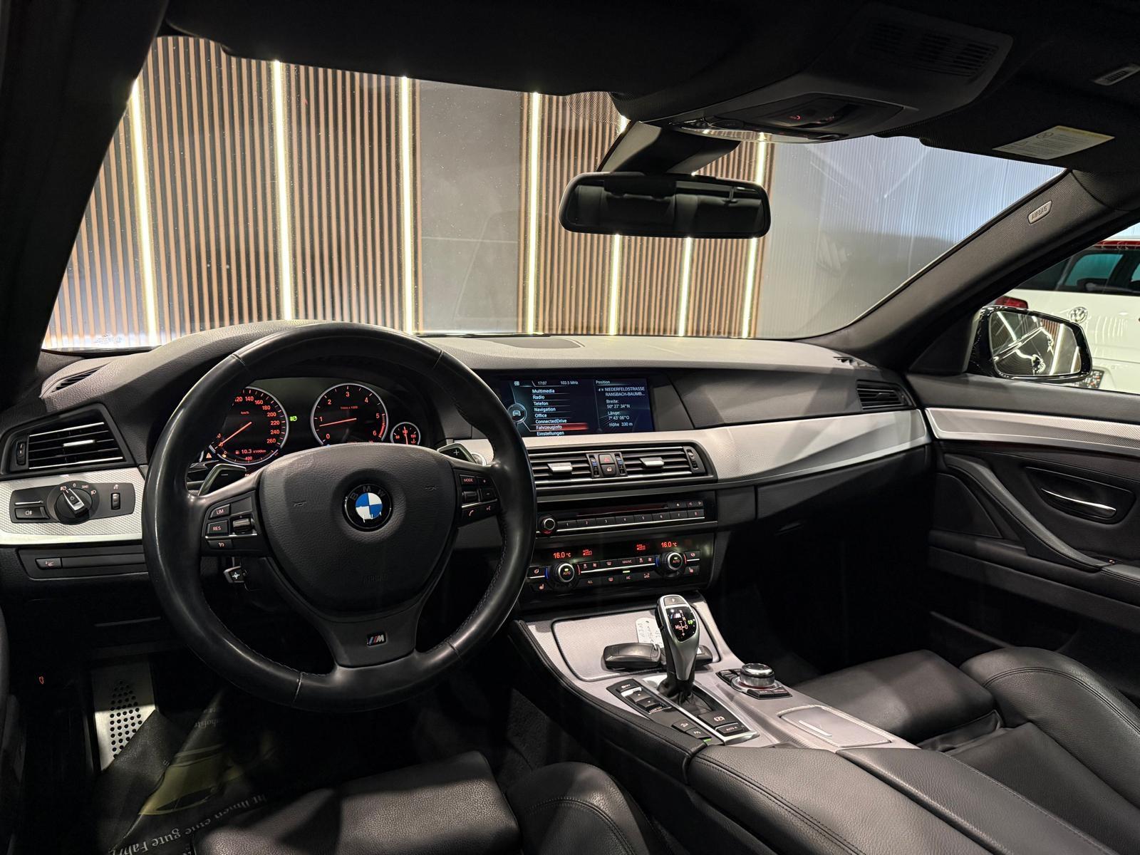 BMW M550 d xDrive 381 ch • BVA • HUD • Toit ouvrant • Cuir • Jantes 20" M