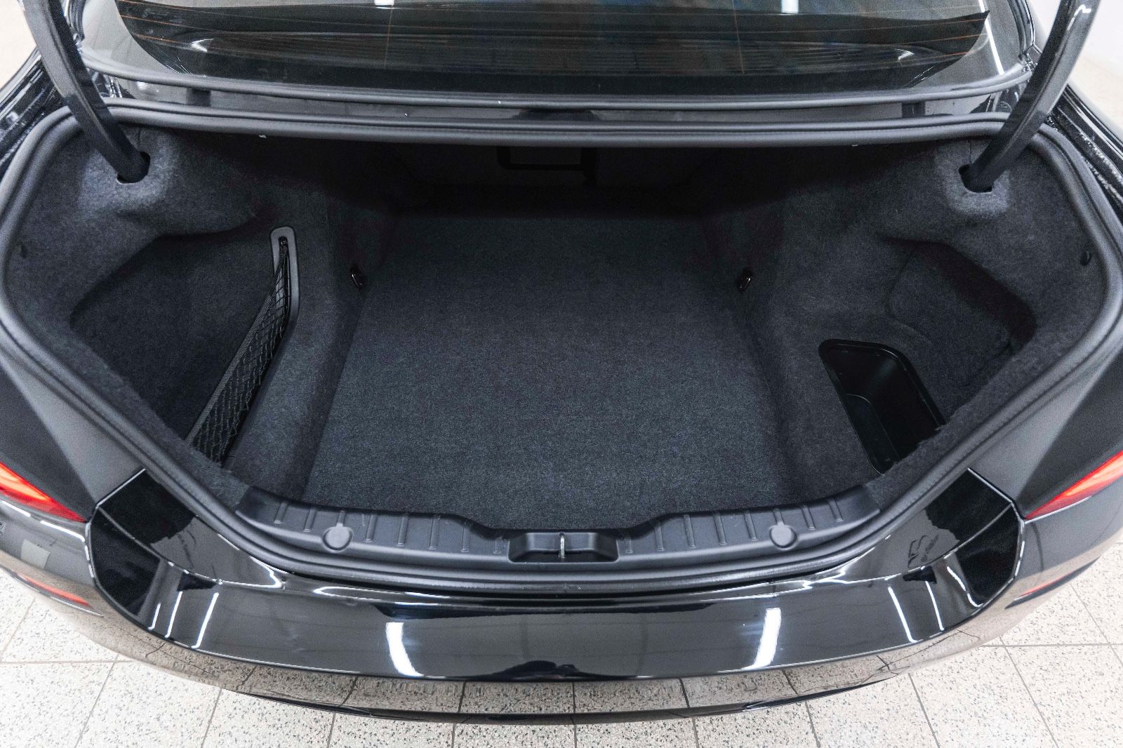 Fahrzeugabbildung BMW 550I Xdrive M-Performance HUD LED KAM NAV H&K