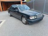 Mercedes-Benz 190 2.5 Turbodiesel  - Mercedes-Benz 190 mit Diesel-Antrieb: 2.5