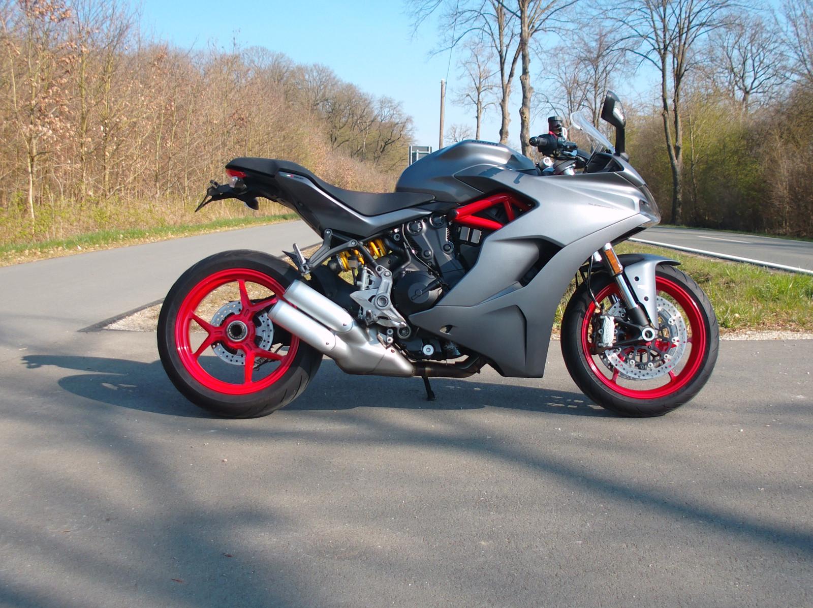 Ducati Supersport 939