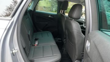 Fahrzeugabbildung Opel Crossland (X), Navi, LED, Leder, Kamera