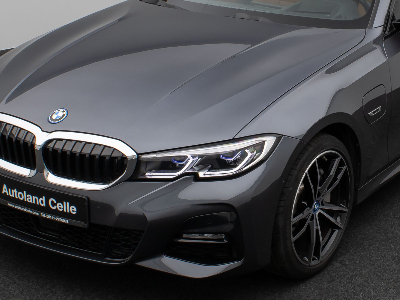 Fahrzeugabbildung BMW 330e  M Sport Kamera Laser HUD DAB HiFi Komfort