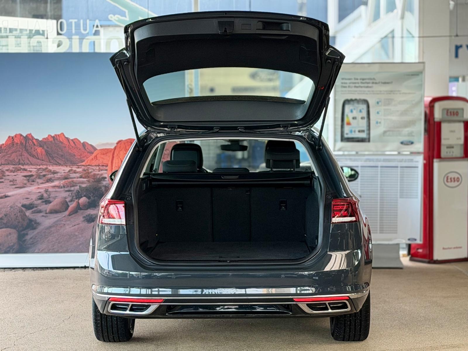 Volkswagen Passat Passat*Variant*2.0 TDI*R-LINE*DSG*VIRTUAL*CAM*LM, миниатюра 13